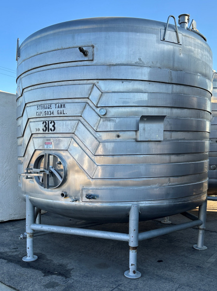 5,000 gallon stainless steel tank jacketed dish bottom